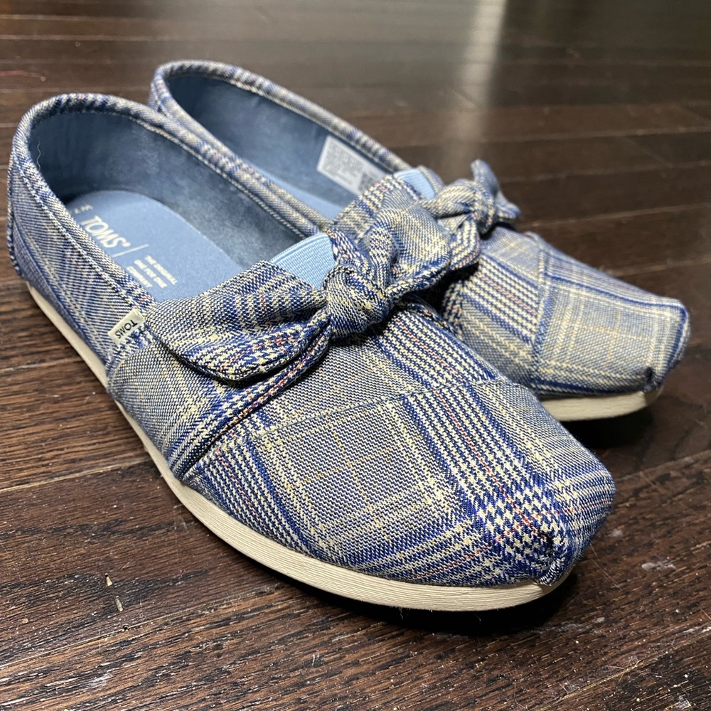 Like New TOMS